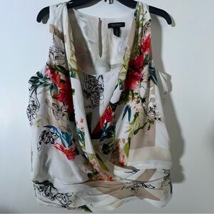 White House black market white Floral Drape Front Sleeveless Top size MED